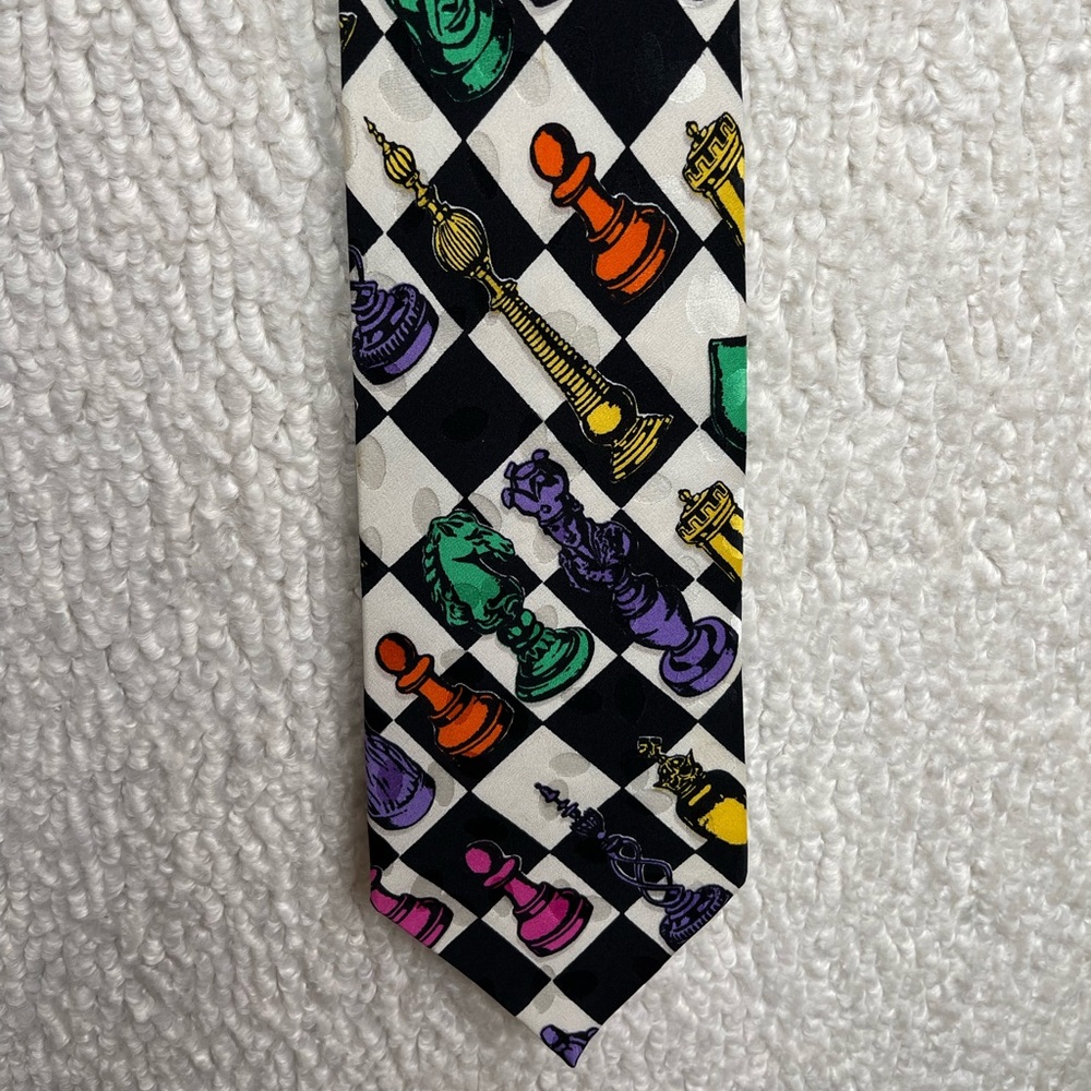 Addiction Chess Tie